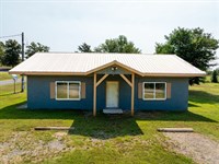 Cozy 2-Bedroom Home at 1434 Five MI : Drasco : Cleburne County : Arkansas