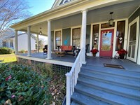 Vintage Charm, Modern Comfort : Hazlehurst : Copiah County : Mississippi