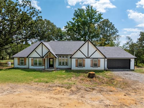 Newly Custom-Built 5-Bedroom 3-Bath : Batesville : Independence County : Arkansas