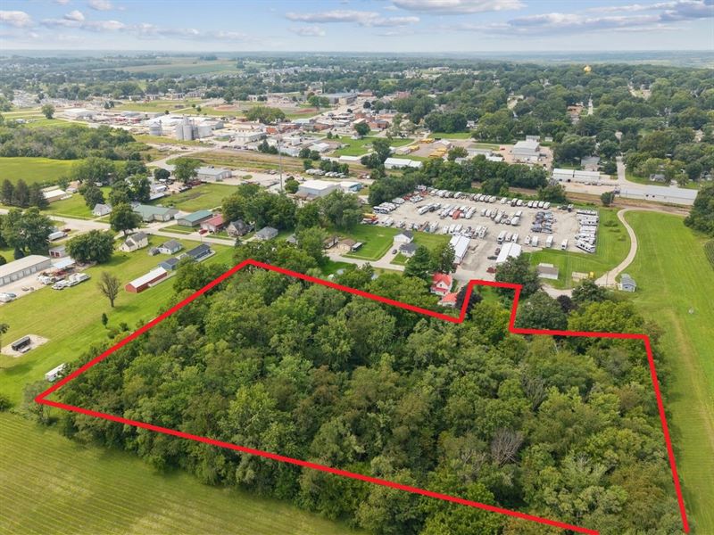 Unique 4.19 Acre in Carlisle, IA : Carlisle : Warren County : Iowa