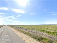 2.5 Acres Lancaster California Zone : Los Angeles : California