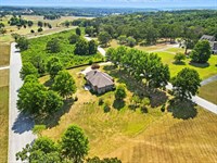 Executive Home on Golf Course : West Plains : Howell County : Missouri