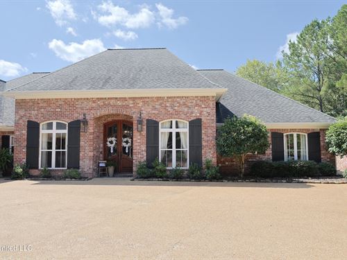 Whispering Retreat : Brookhaven : Lincoln County : Mississippi