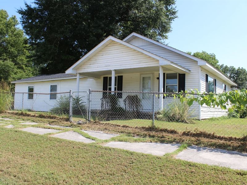 3-Bed, 2-Bath Home for Sale in Ripl : Naylor : Ripley County : Missouri