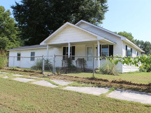 3-Bed, 2-Bath Home For Sale in Ripl : Naylor : Ripley County : Missouri