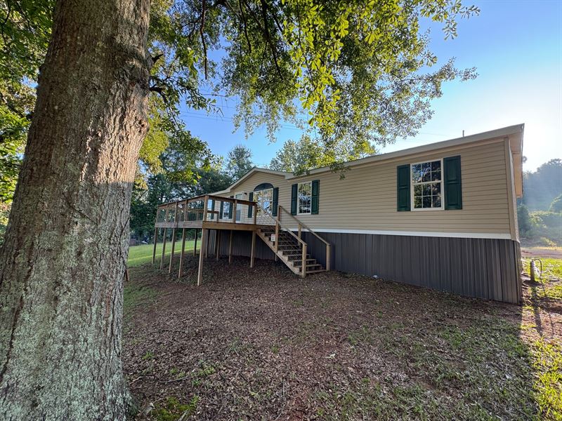 Home in Dadeville, Tallapoosa Count : Dadeville : Tallapoosa County : Alabama