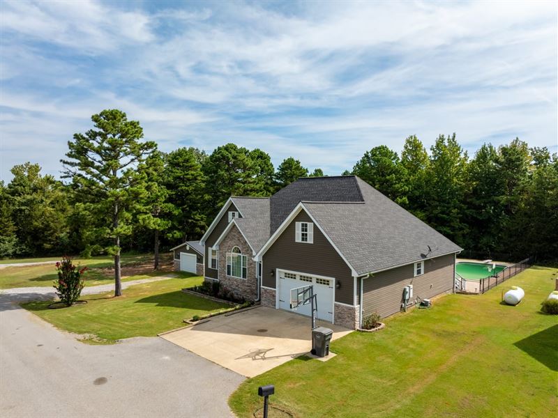 4 Bed 3 Bath, Inground Pool, 2 Car : Cave City : Independence County : Arkansas