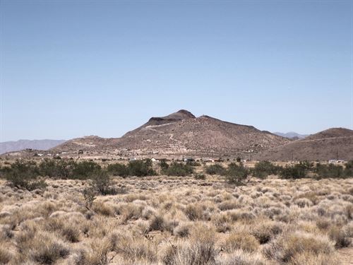 Freedom Fortress Awaits : Kingman : Mohave County : Arizona