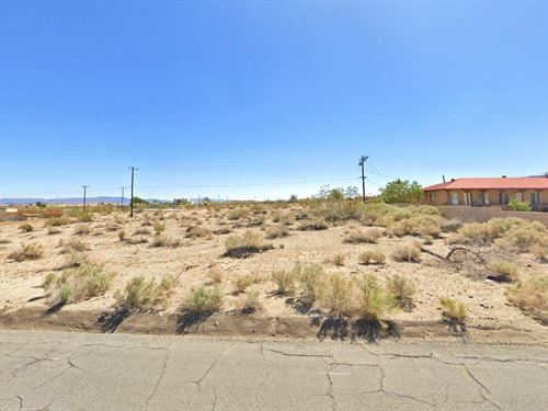 Lot Near Luckie Park : Twentynine Palms : San Bernardino County : California