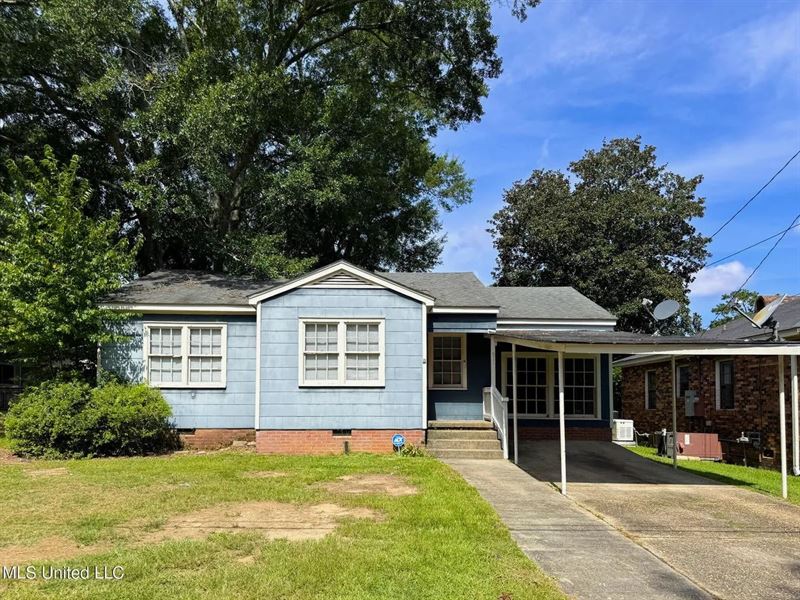 Charming 3 Bedroom Home in McComb : McComb : Pike County : Mississippi