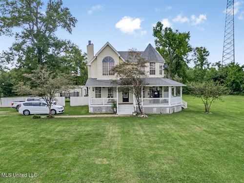 263 Airport Road Home With 4 Acres : Vidalia : Concordia Parish : Louisiana