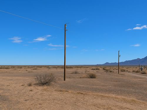 Good Dirt Road and Power Nearby : Deming : Luna County : New Mexico