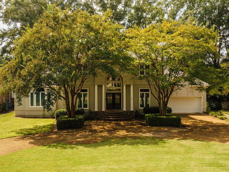 Waterfront Home in Madison County : Madison : Madison County : Mississippi