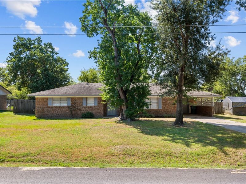 Charming 3-Bedroom Home : Madisonville : Madison County : Texas