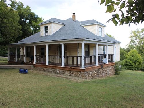 Charminghistorical Home in Doniphan : Doniphan : Ripley County : Missouri