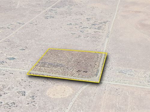 Corner Lot in Lancaster : Lancaster : Los Angeles County : California