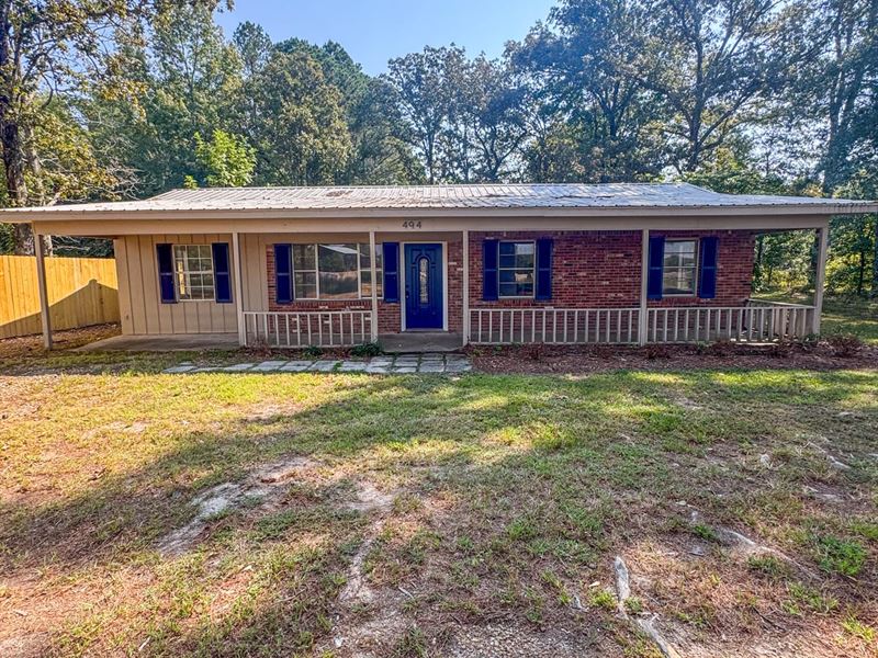 Beautiful Home for Sale in West Cla : Cedar Bluff : Clay County : Mississippi