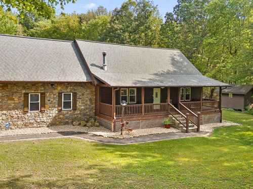 Charming Cedar Log Home in Northwes : Trenton : Dade County : Georgia