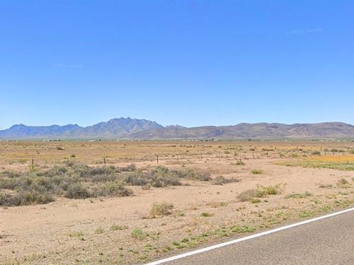 Affordable Lot with Flat Terrain : Deming : Luna County : New Mexico