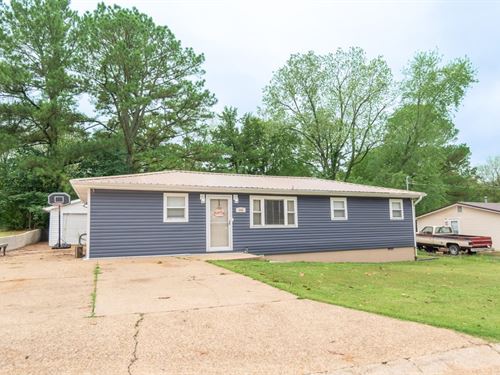 Beautifully Refreshed 4-Bed, 2-Bath : Poplar Bluff : Butler County : Missouri