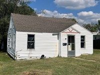 3 Bedroom 1 Bath Investment Opportu : Mountain Grove : Wright County : Missouri