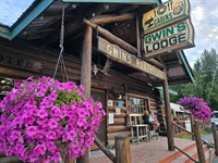 Gwin's Lodge And Roadhouse : Cooper Landing : Kenai Peninsula Borough : Alaska