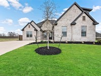 Elegant Living in a Gated Community : College Station : Brazos County : Texas
