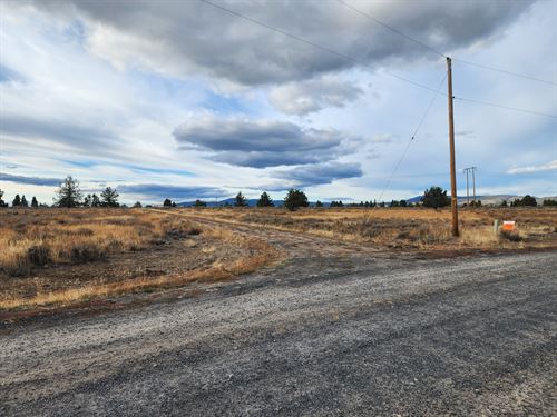 3.24 Acres Level Lot Near Power : Sprague River : Klamath County : Oregon
