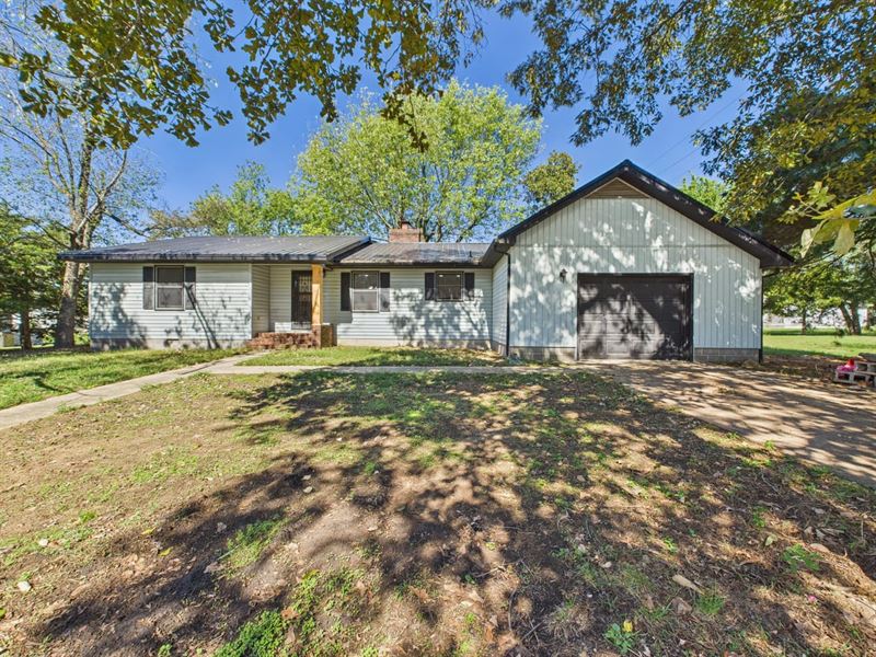 Beautifully Remodeled 3-Bed, 2-Bath : Bernie : Stoddard County : Missouri