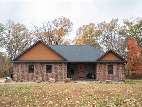 Custom Brick And Stone Home on 3 : Bloomfield : Stoddard County : Missouri