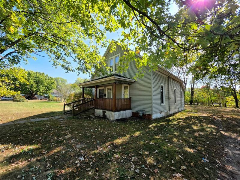 3 Bed 1 Bath Home for Sale Danville : Danville : Vermilion County : Illinois