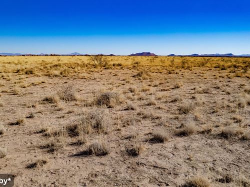 1.07 Acres in Cochise, Arizona : Cochise : Arizona