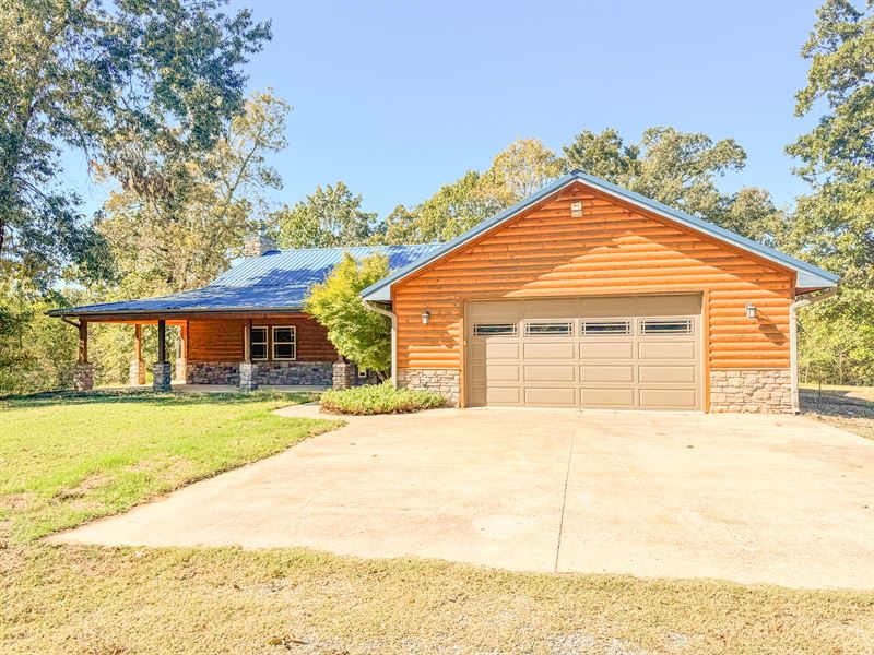 Log-Sided Home in The Woods, Atoka : Atoka : Atoka County : Oklahoma