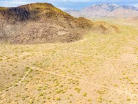 13.8 Acres with Road Frontage : Yucca : Mohave County : Arizona