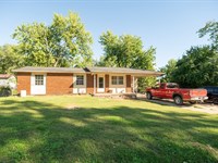 3-Bed Home on Two Spacious Lots : Dexter : Stoddard County : Missouri