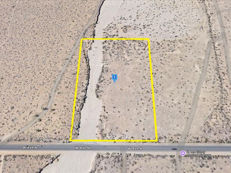 Light Industrial Lot, $2,088.40/Mo : Palmdale : Los Angeles County : California
