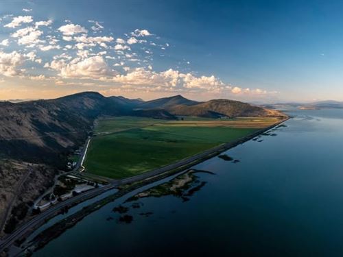 Lakeside Retreat on Klamath Lake : Klamath Falls : Klamath County : Oregon