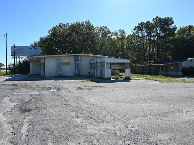 High-Visibility Commercial Land : Lufkin : Angelina County : Texas