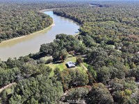 Cabin on The Banks of The White Riv : Crocketts Bluff : Arkansas County : Arkansas