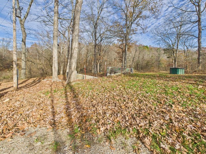 3 Bed 2.5 Bath Log Home in Silva : Silva : Wayne County : Missouri