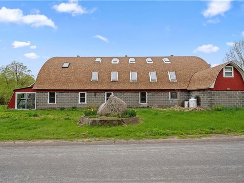Handyman Farmhouse : Lacona : Oswego County : New York