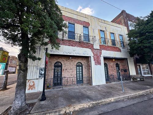 Iconic Delta Avenue Corner Property : Clarksdale : Coahoma County : Mississippi