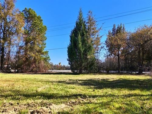.5 Acres of Residential Land : Richlands : Onslow County : North Carolina