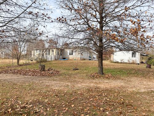 Minifarm in Missouri : Pomona : Howell County : Missouri