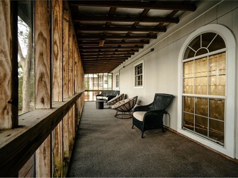 Waterfront Home in Warren County : Vicksburg : Warren County : Mississippi