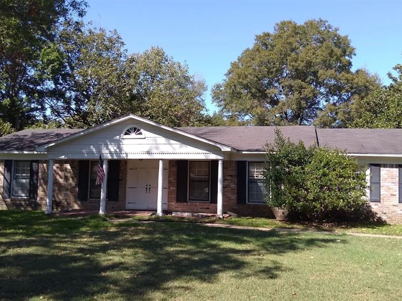 Home in Sunflower County at 307 Clo : Indianola : Sunflower County : Mississippi