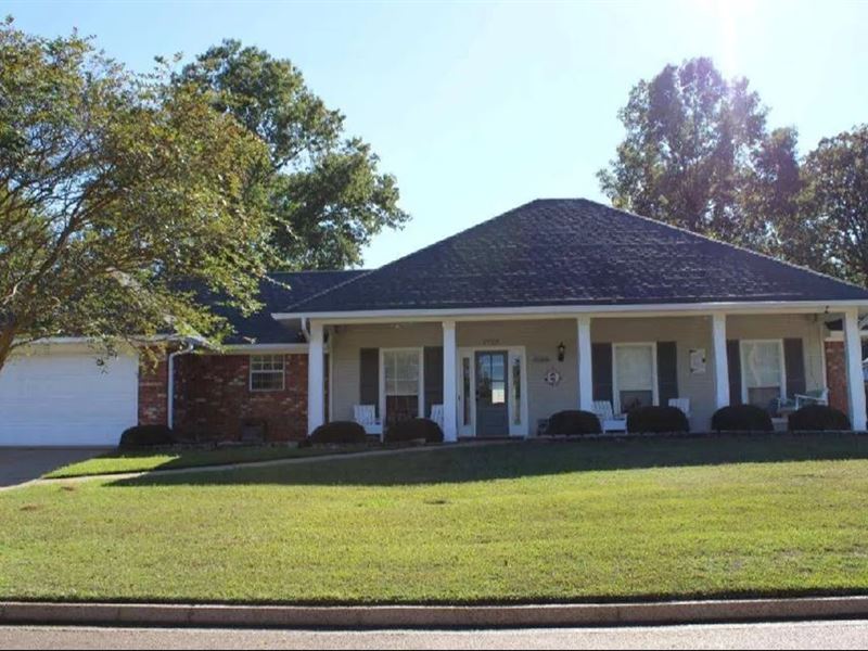 Home in Rankin County at 2723 Sycam : Pearl : Rankin County : Mississippi