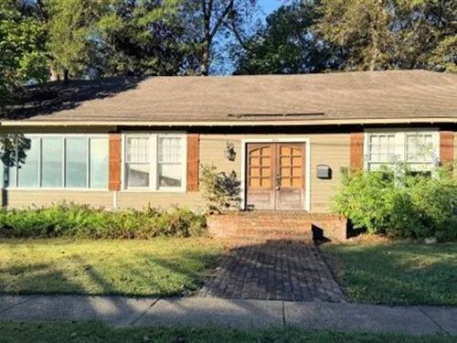 Home in Bolivar County at 209 N. Bo : Cleveland : Bolivar County : Mississippi