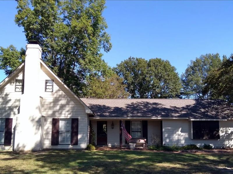 Home in Sunflower County at 315 Mac : Indianola : Sunflower County : Mississippi