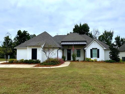 Home in Madison County at 130 Coven : Canton : Madison County : Mississippi